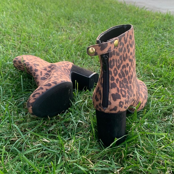 Steve Madden booties size 8 - Picture 4 of 12